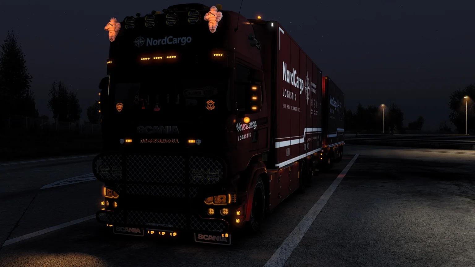 NordCargo Showtruck bei Nacht
